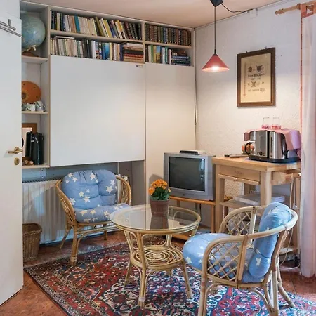 Gaestezimmer Mit Terrasse Apartment